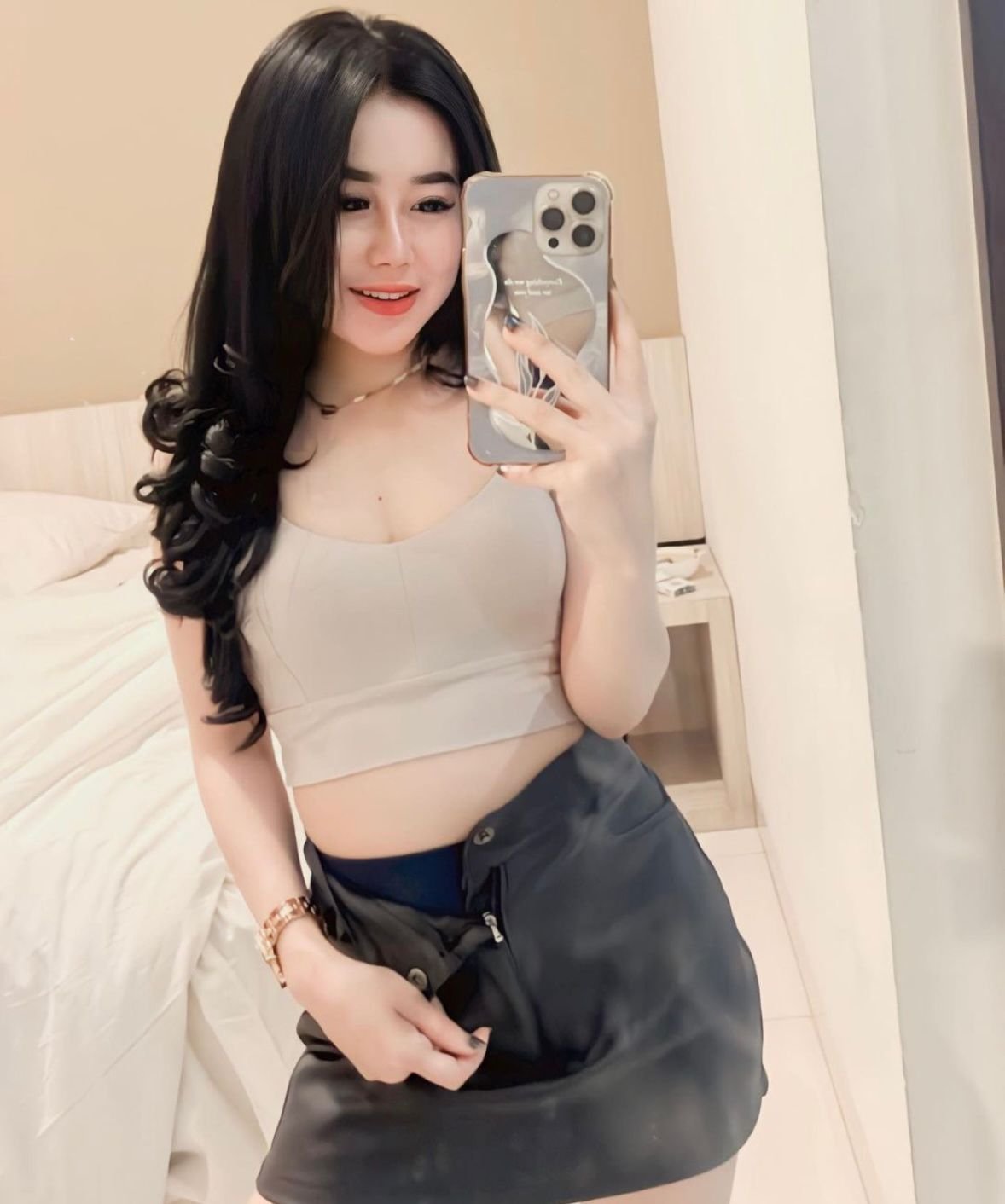 Sarah massage b2b sex escort