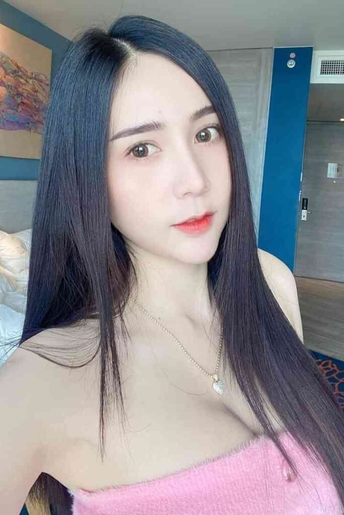Amy, 23, from Thailand, in KL, with C cup, offering B2B massage and full services