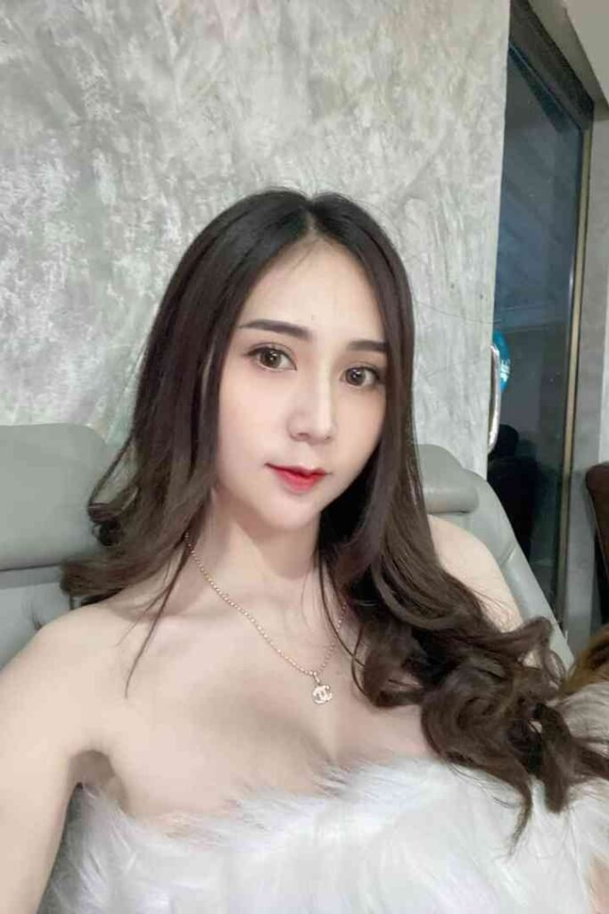 Amy, 23yo Thailand escort in KL, C cup, B2B massage, full services
