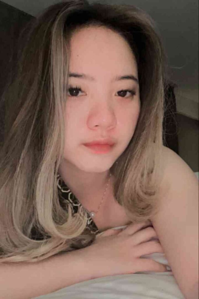 Fitri, 23yo, C cup, with blonde highlights, offering full services in KL.